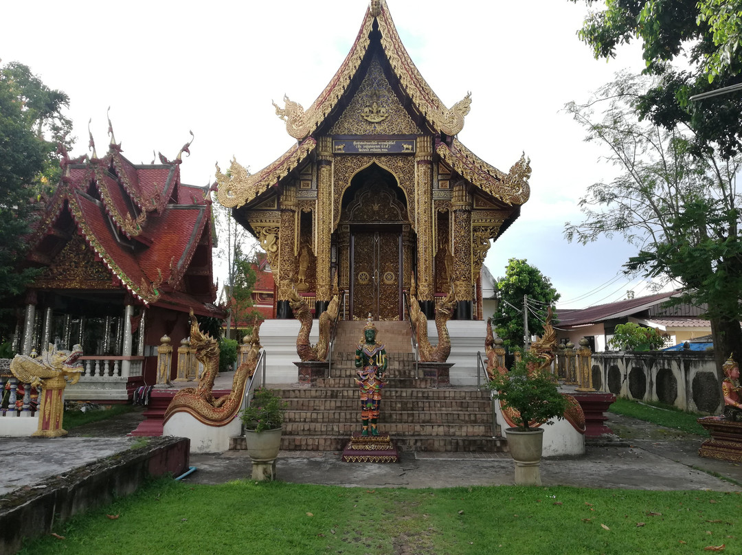 Wat Chedi Ngam Temple-芳县必去景点