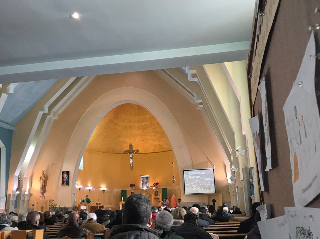 Saint Martin Catholic Church-拉瓦尔必去景点