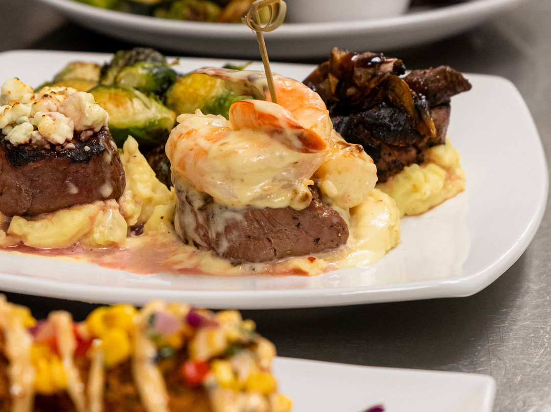 River Water Bar & Grille