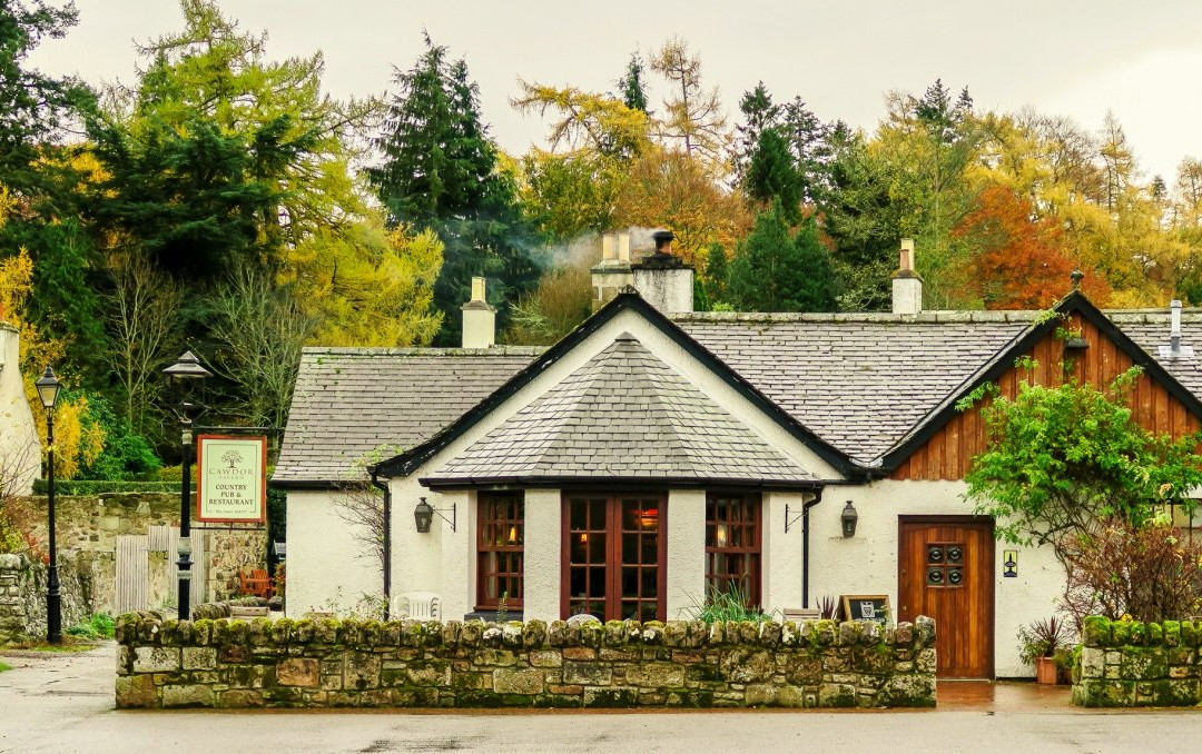 奈恩餐馆和美食-The Cawdor Tavern