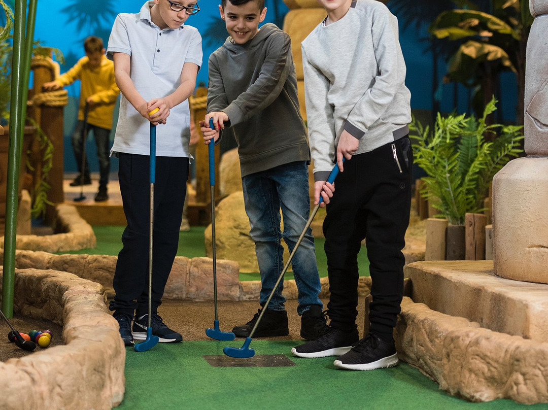 Paradise Island Adventure Golf Livingston景点图片