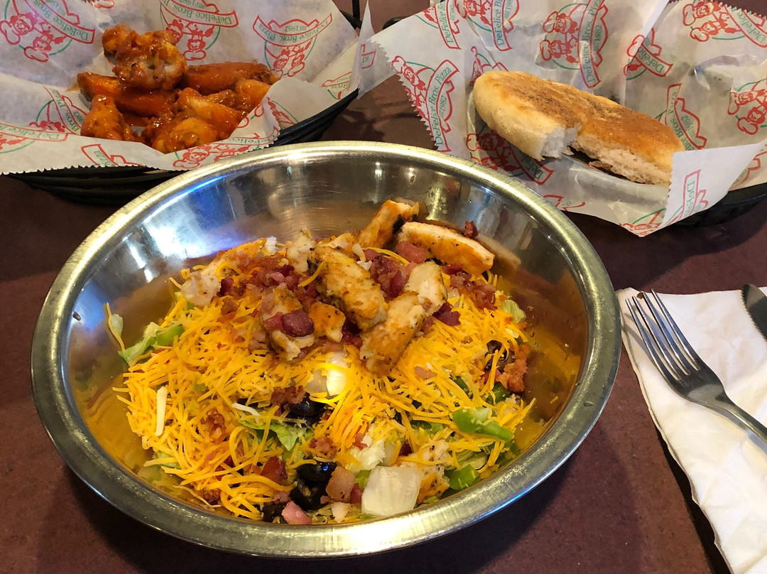 Adena餐馆和美食-DeFelice Bros. Pizza