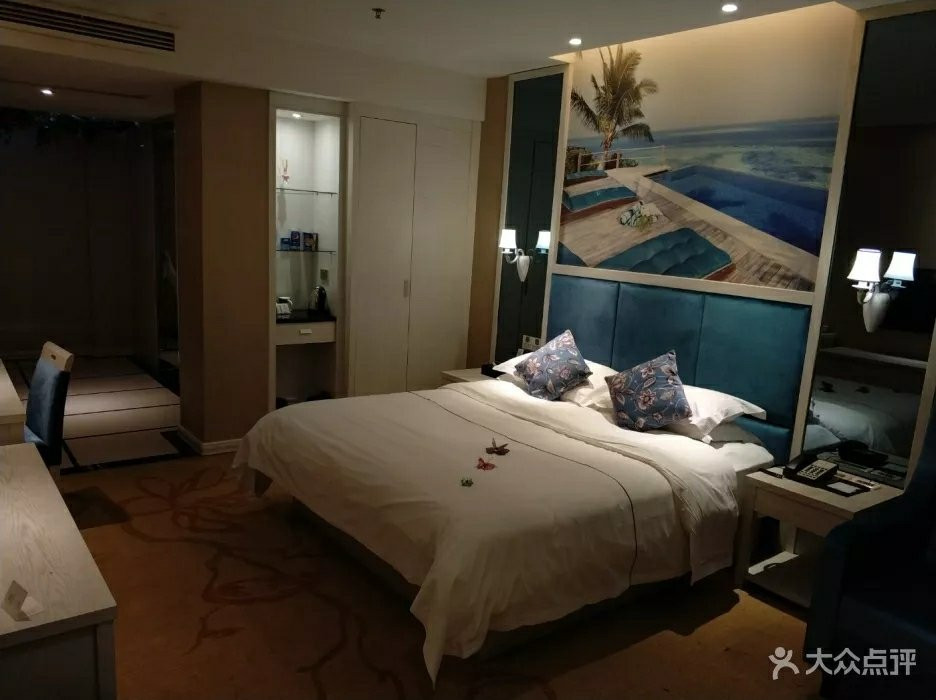 佰年尚庭酒店(景德镇陶阳里人民广场店)主图