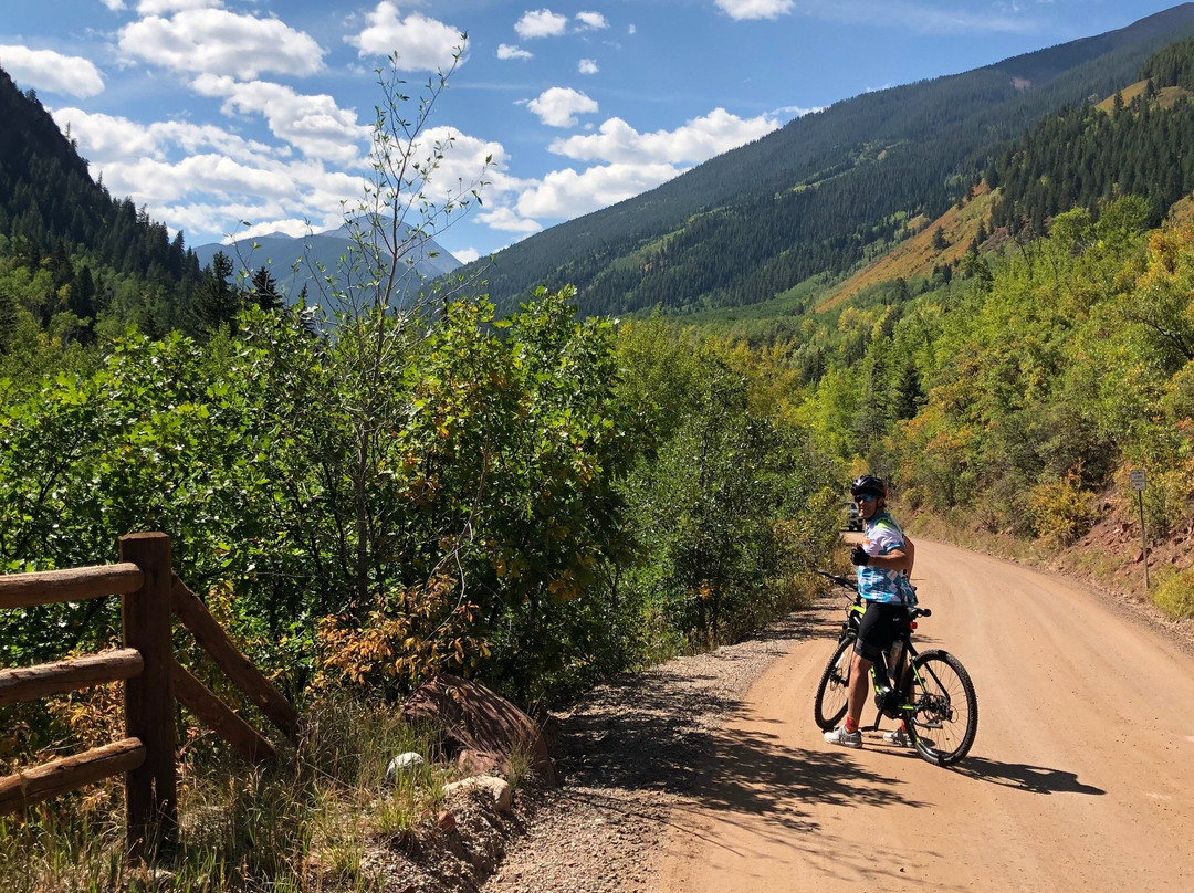 Four Mountain Sports-斯诺马斯村必去景点