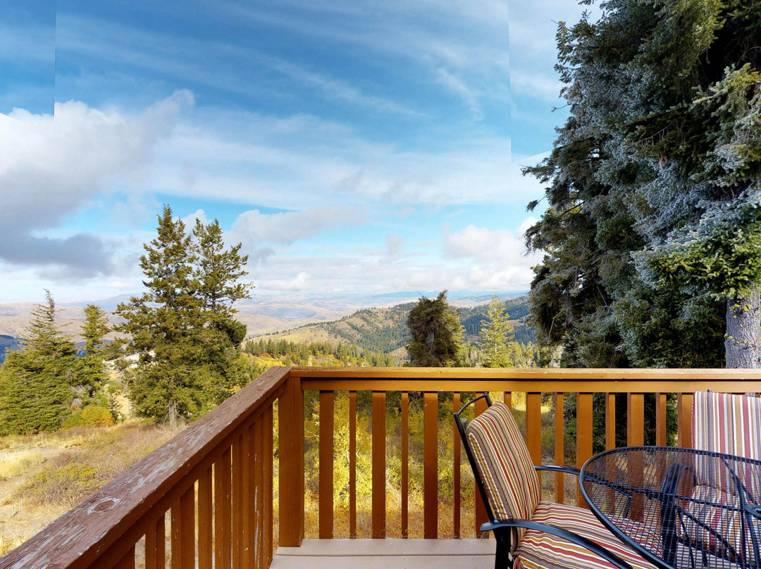 Pioneer Inn Condominiums主图