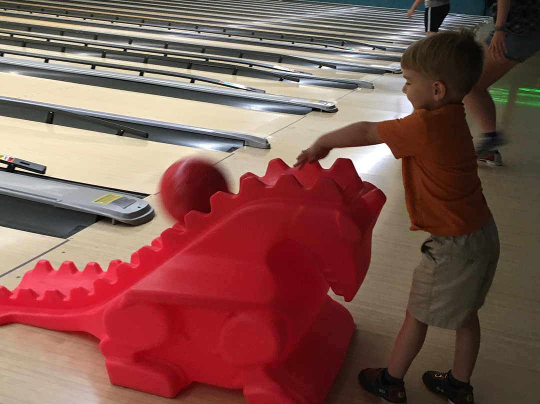 Hiway Lanes Bowling Center-Franklin必去景点