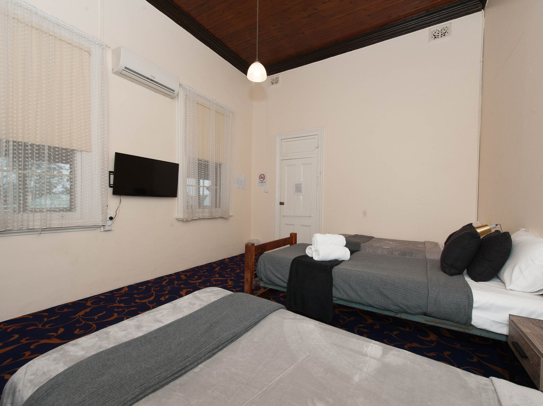 Riverina Hotel主图