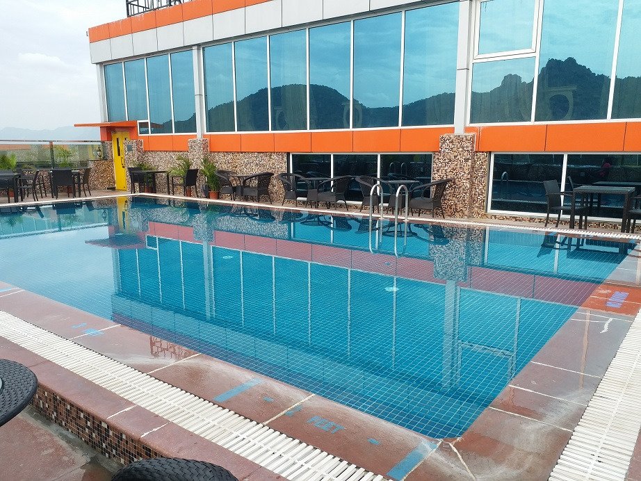 Hotel Benzz Park Vellore-泳池