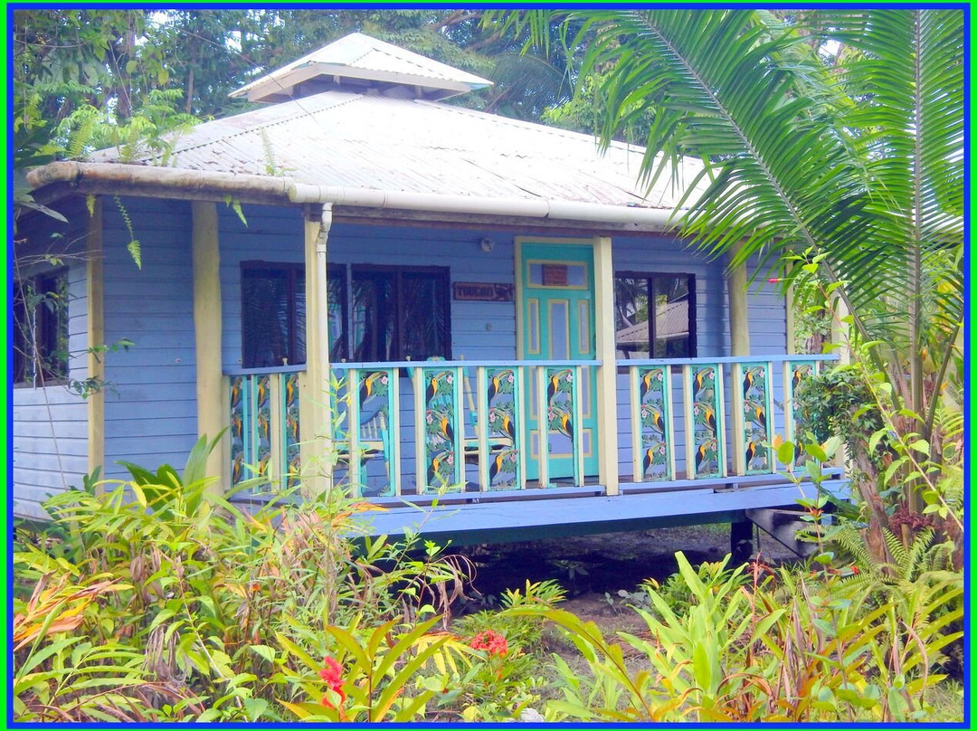 卡瑞恩岛度假酒店主图