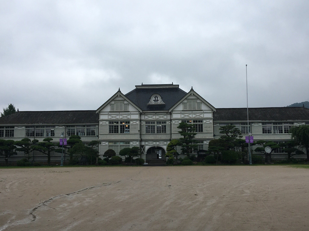 Old Senkyo Jinjo Elementary School景点图片