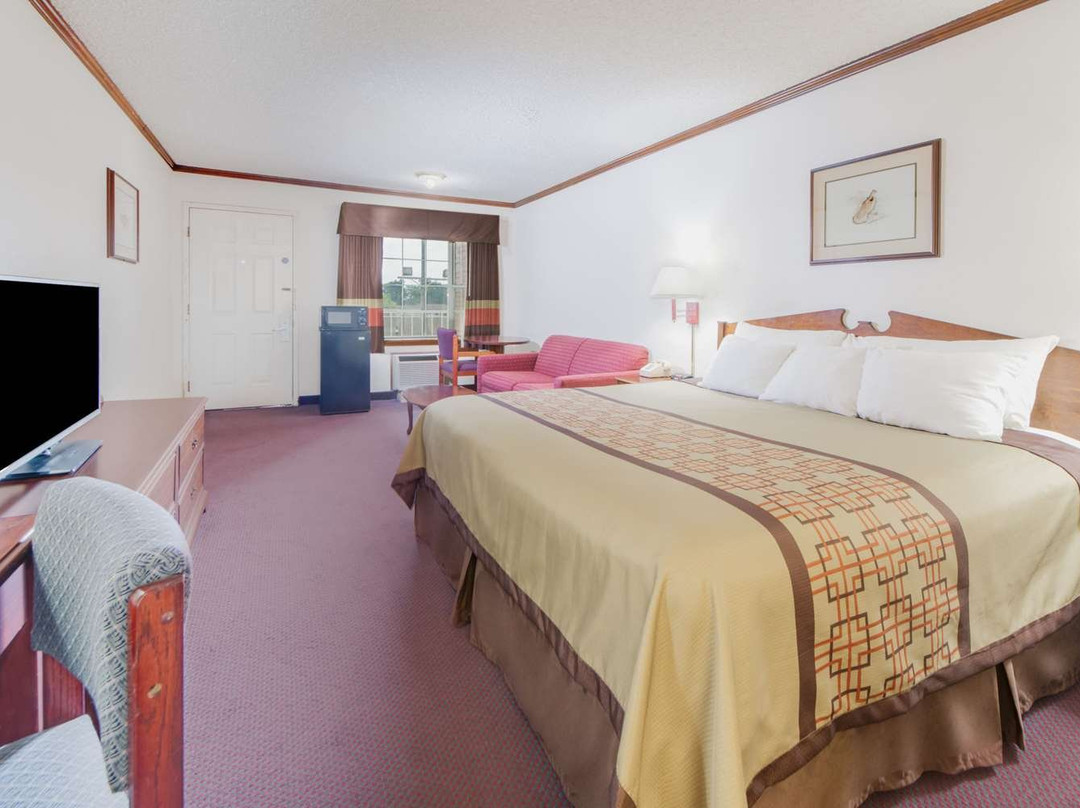 Days Inn by Wyndham Monett主图