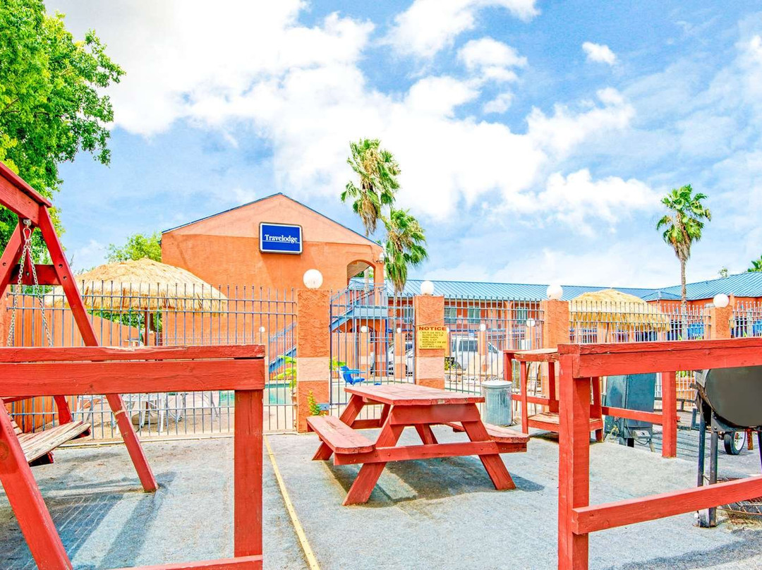 Econo Lodge Inn & Suites Near Lackland AFB主图