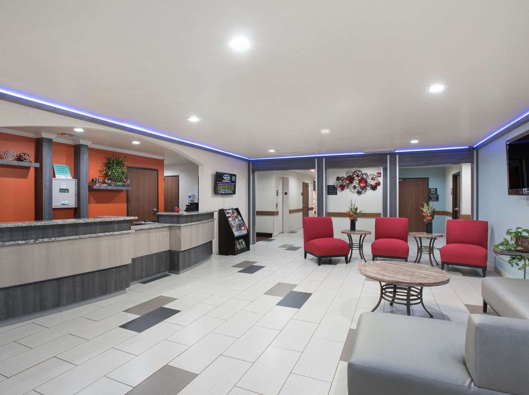 Super 8 by Wyndham Claremore OK主图