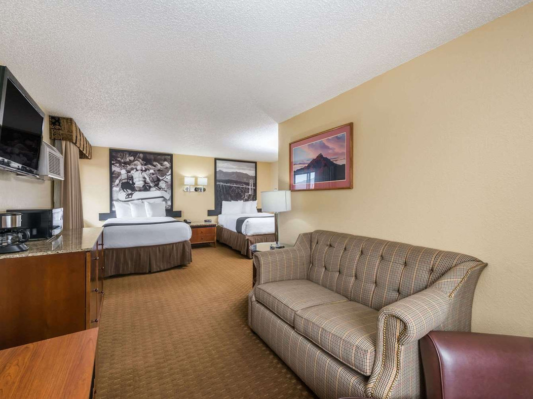 卡农城速 8 酒店主图