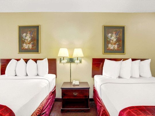 Days Inn & Suites by Wyndham Peachtree City主图