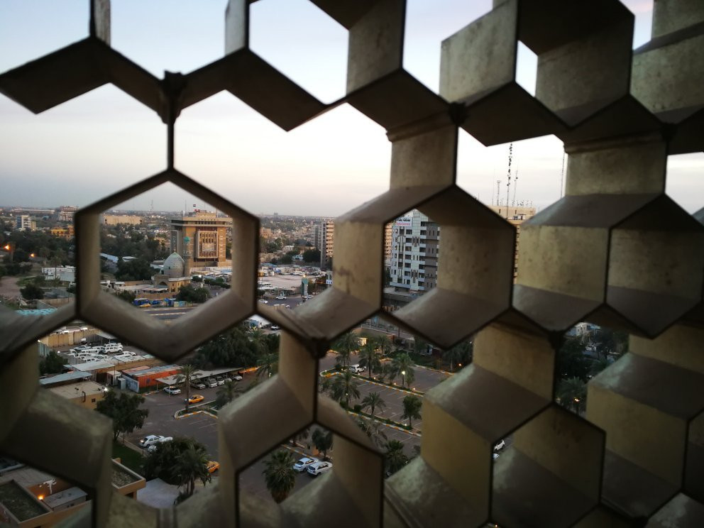 阿尔曼苏尔酒店主图