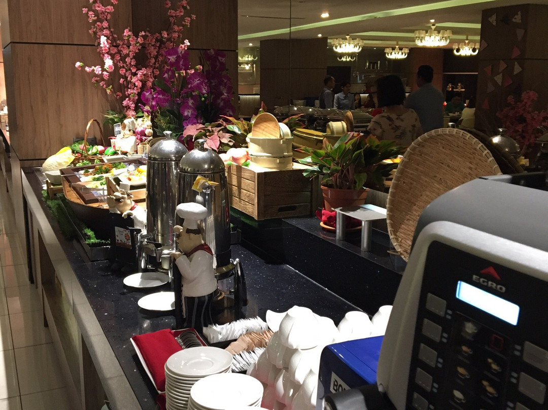 Mezza9 Restaurant, Hotel Iconic