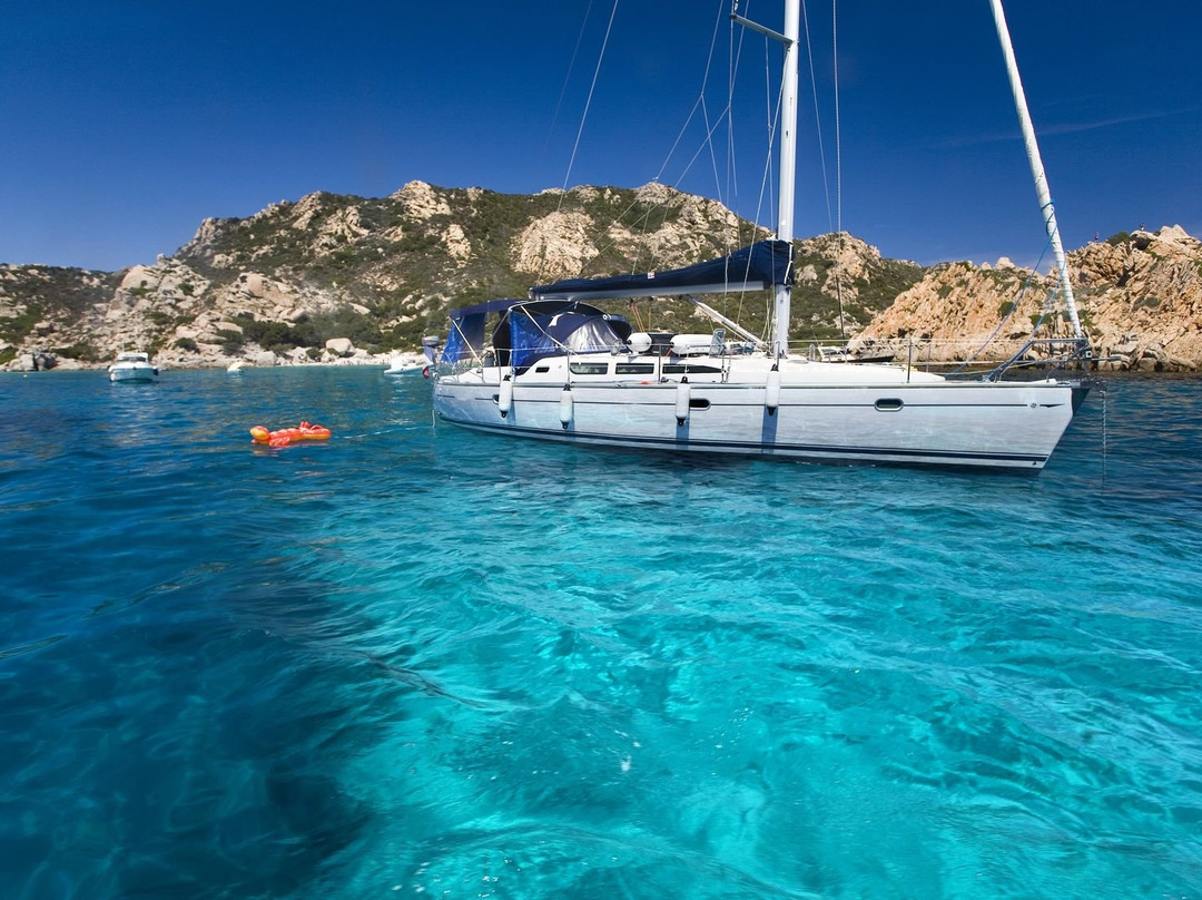 Skipperclub SailingTeam-韦内雷港必去景点