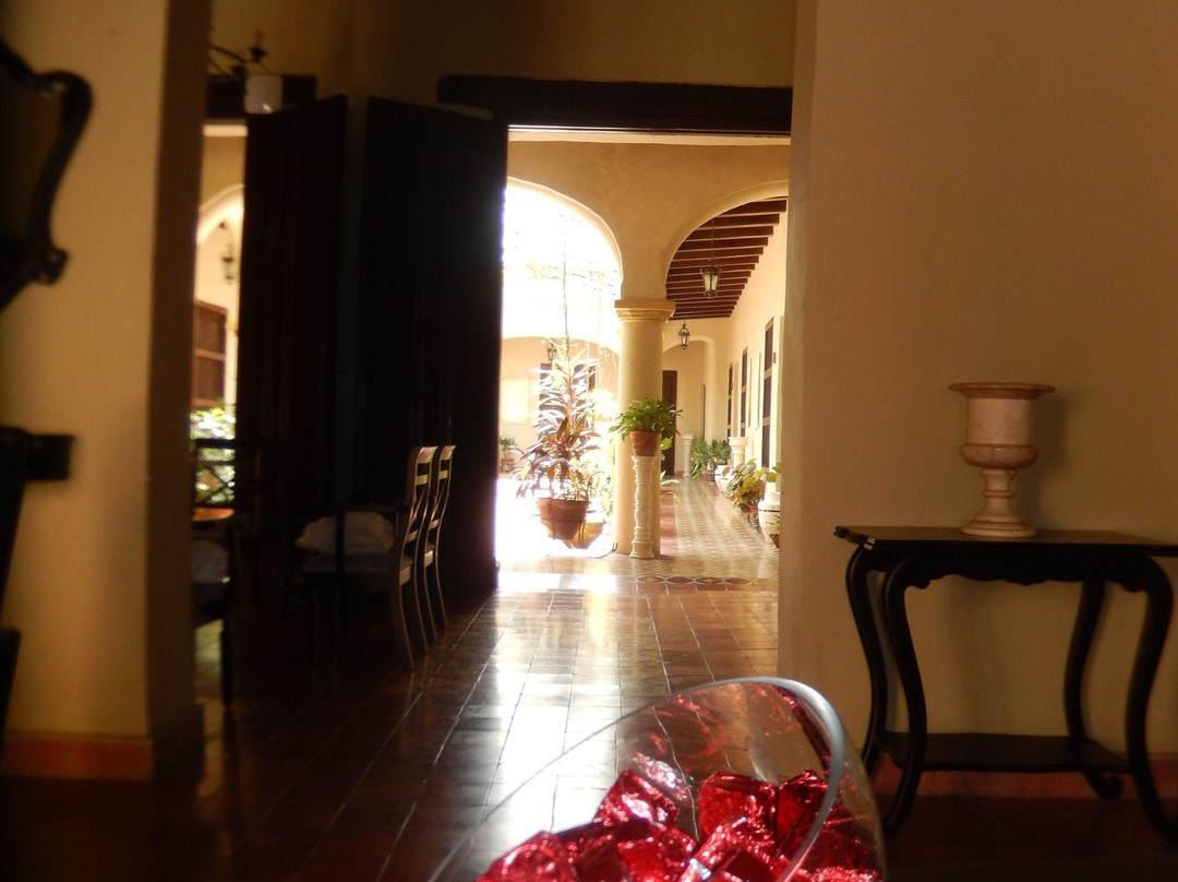 Hotel E La Avellaneda主图