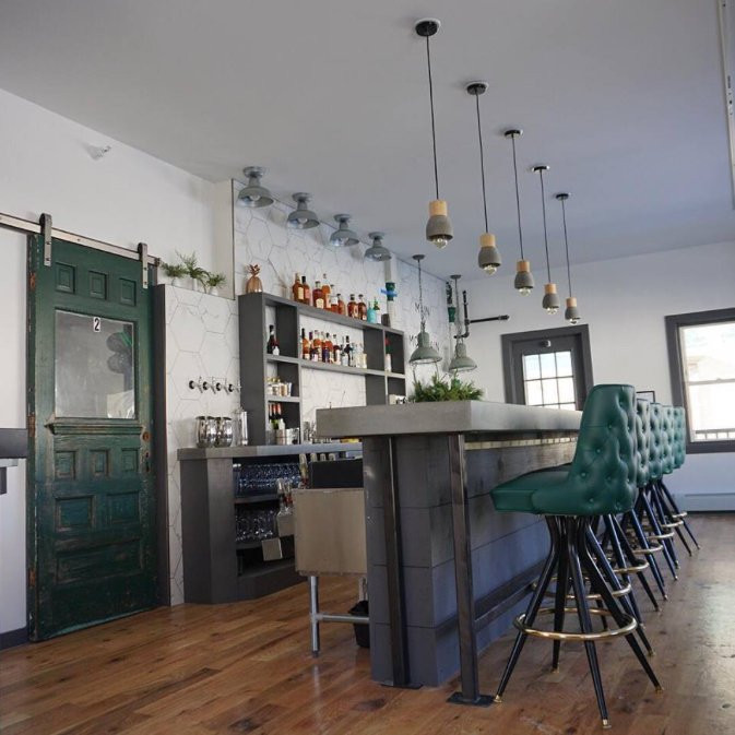 Main and Mountain Bar-Ludlow必去景点