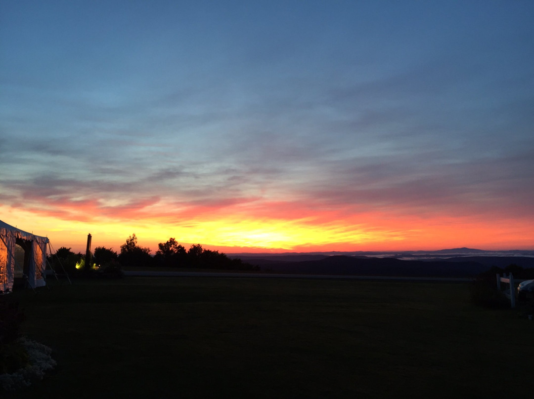 Cooper Hill Inn主图