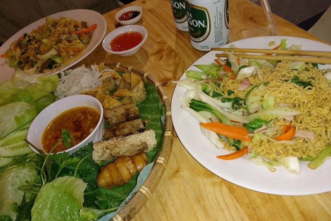 Ea Nuol餐馆和美食-Am Thuc Duong Pho Zone 8