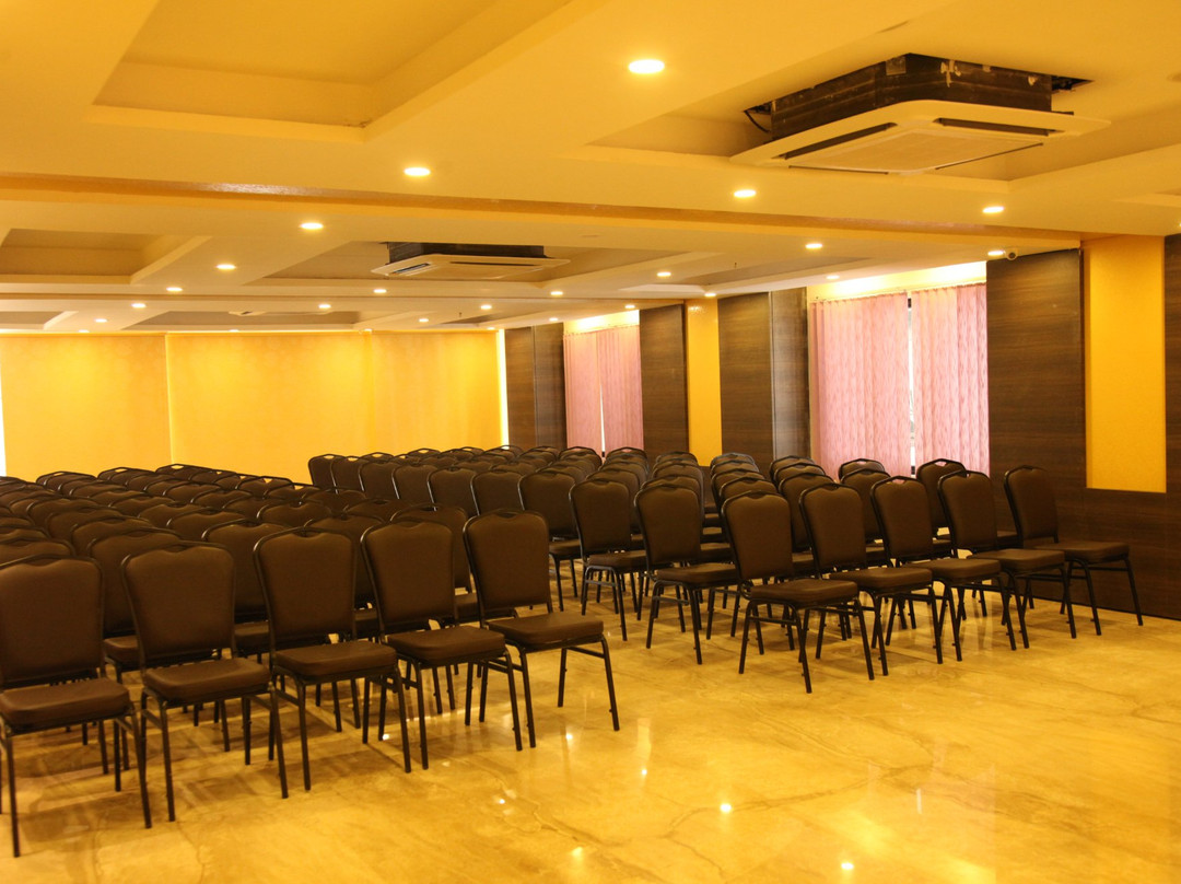 Hotel Karpagam International主图