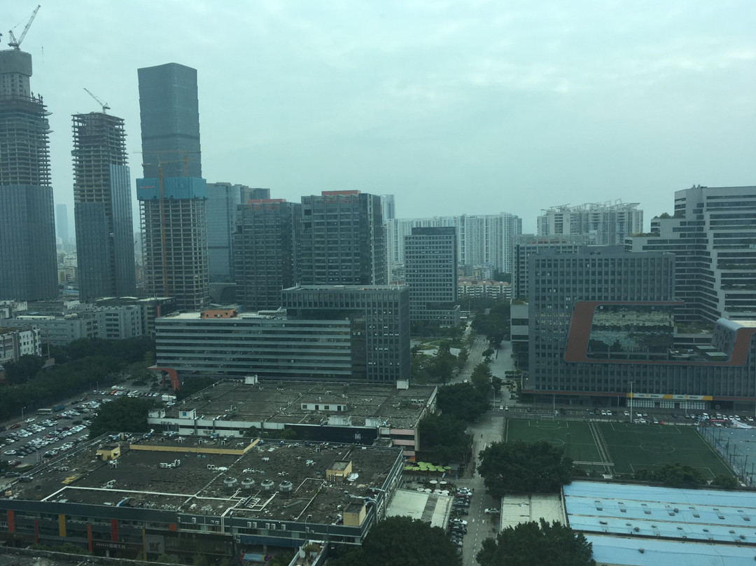 香榭丽宫酒店主图