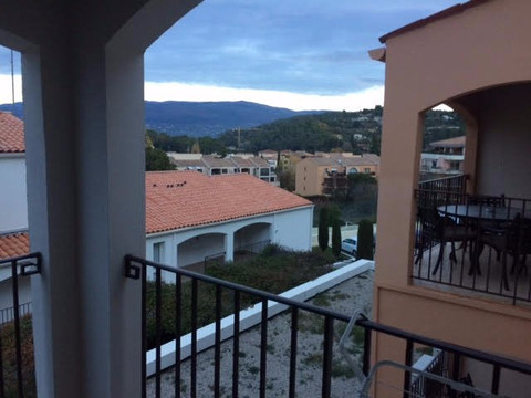 穆然俱乐部酒店