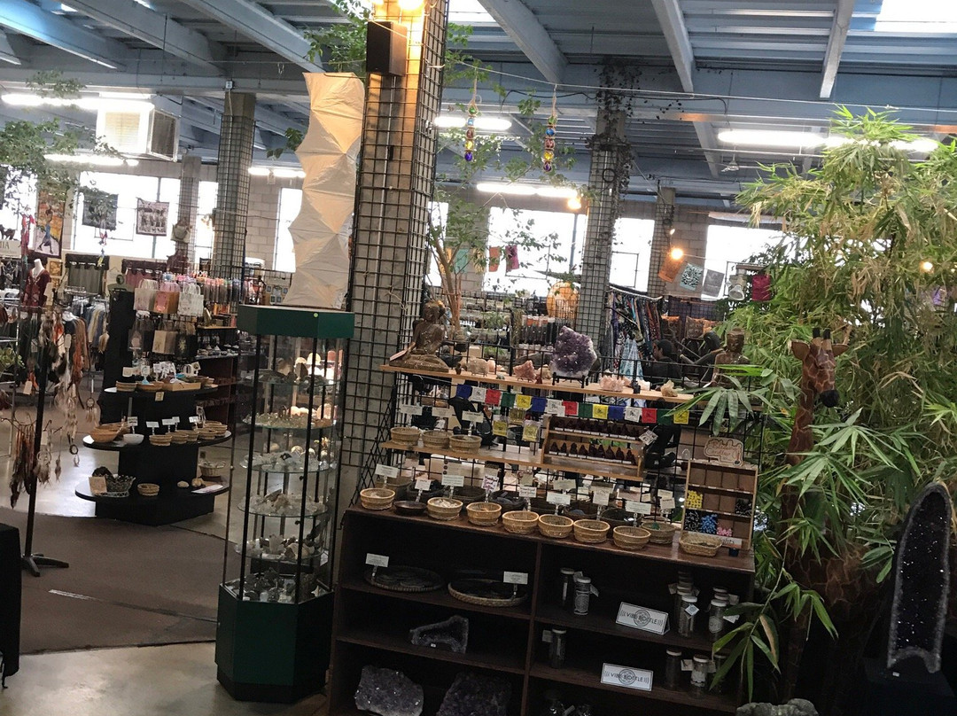 Dancing Cranes Imports-盐湖城必去景点