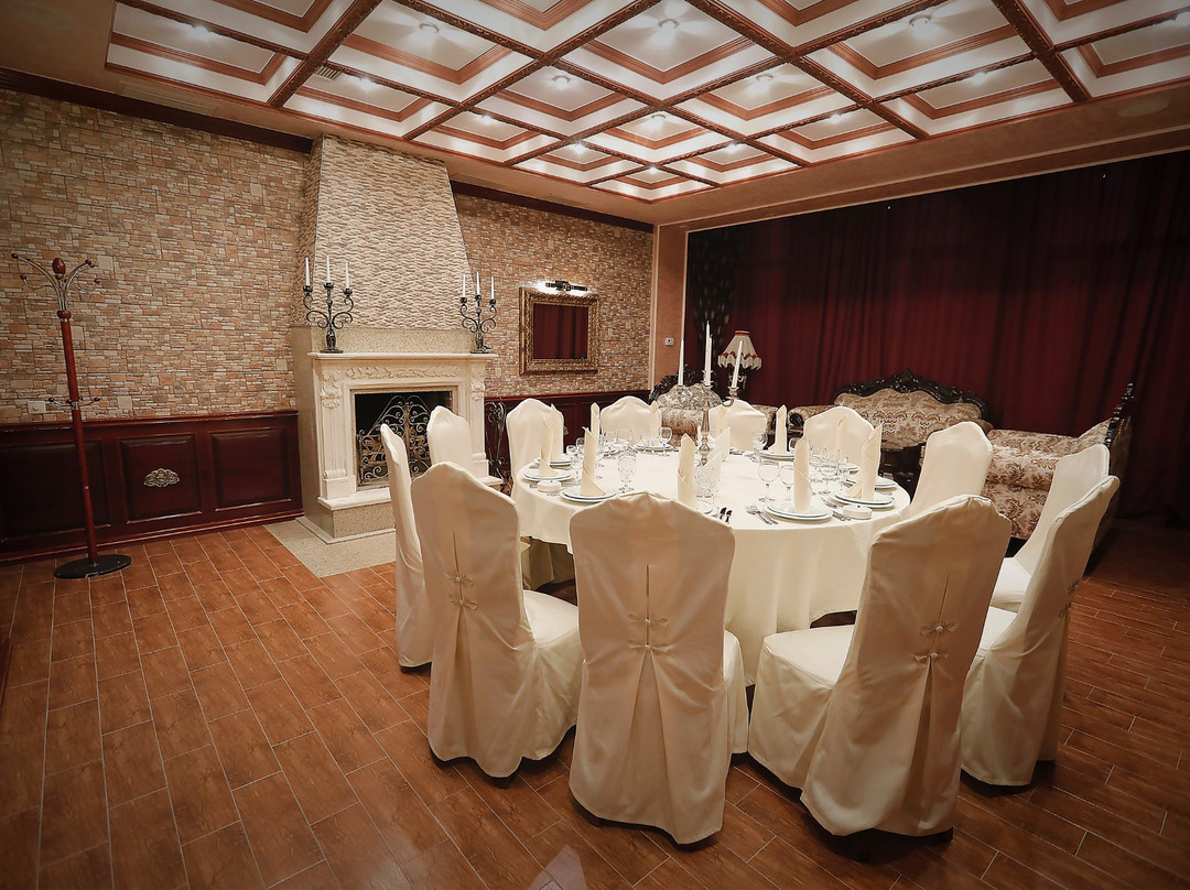 Vagarshapat餐馆和美食-Dostoevsky Club Restaurant