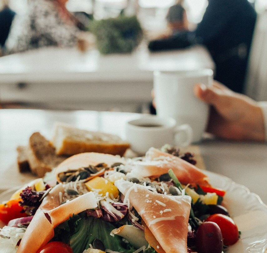 Porsgrunn餐馆和美食-Elvebredden Kafe