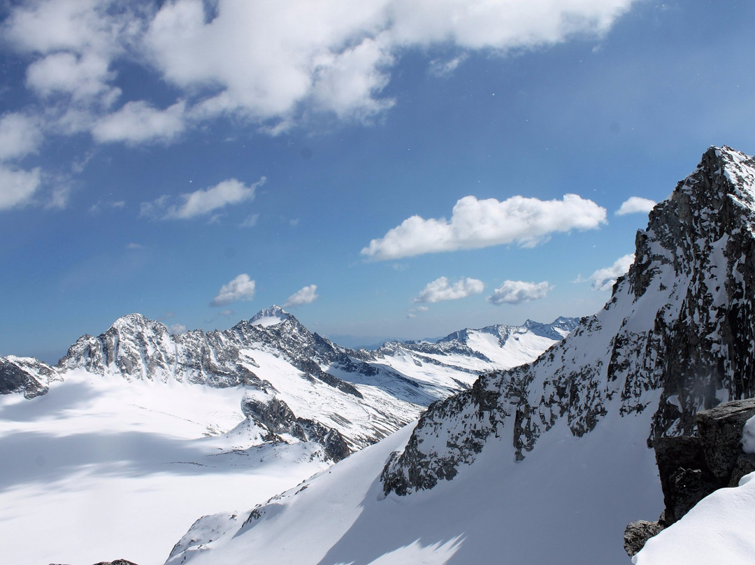 Rifugio ai Caduti dell'Adamello