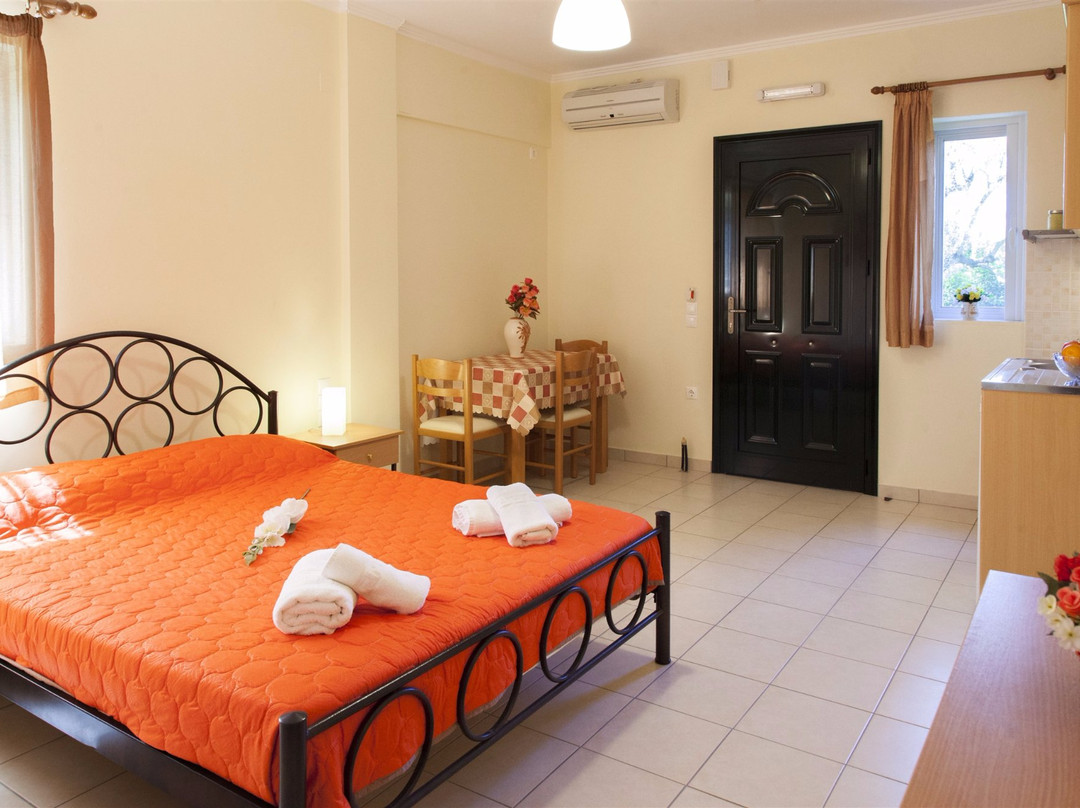 Elaia - Apartments & Studios