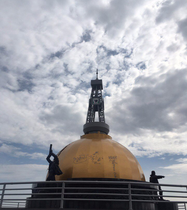 Monument to the Discoverers of Samotlor Oil景点图片