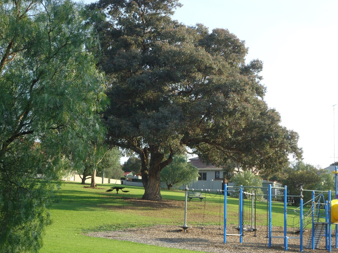 Hubert Osborne Park-特拉拉尔根必去景点