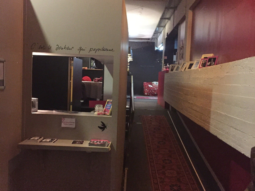 Théâtre Le Fou Rire-伊克塞尔必去景点