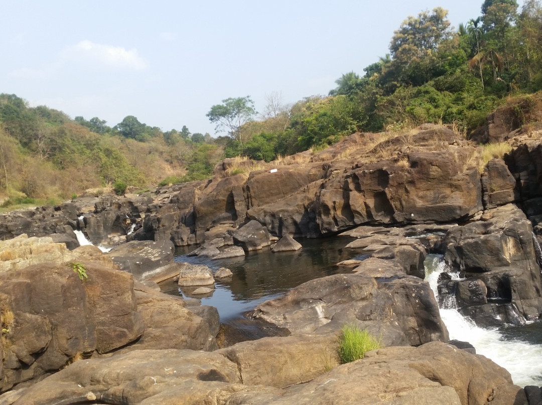 Perunthenaruvi Waterfall-Pathanamthitta必去景点