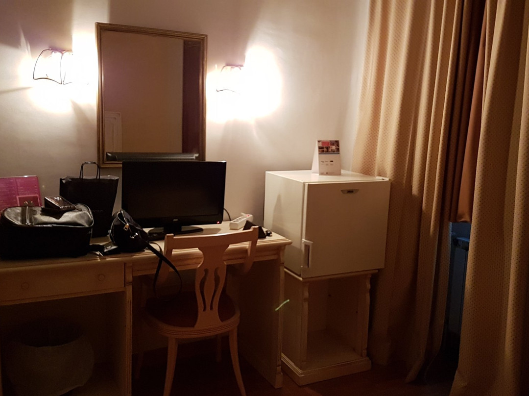 维多利亚酒店主图