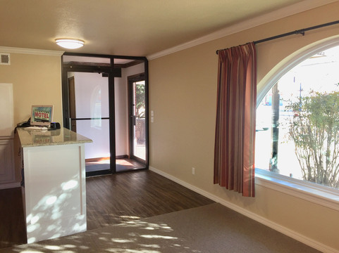 市中心汽车旅馆主图