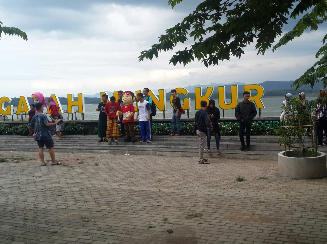 Gajah Mungkur Reservoir景点图片
