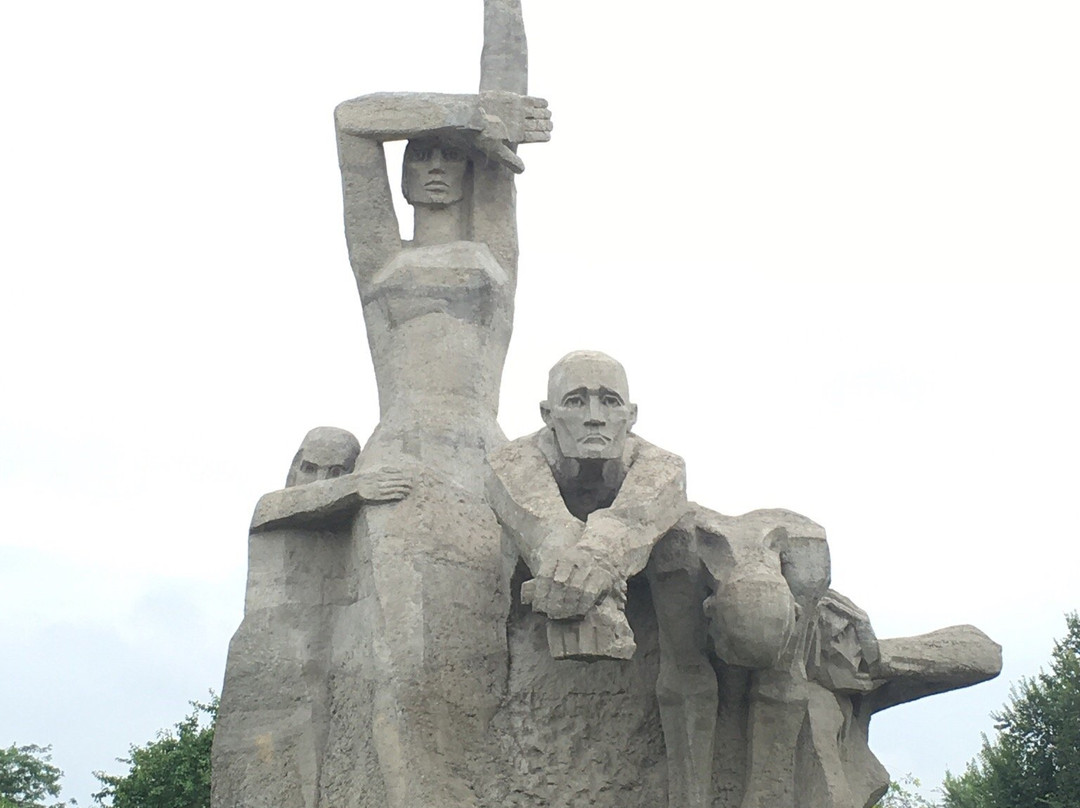 Memorial Zmiyovskaya Balka景点图片