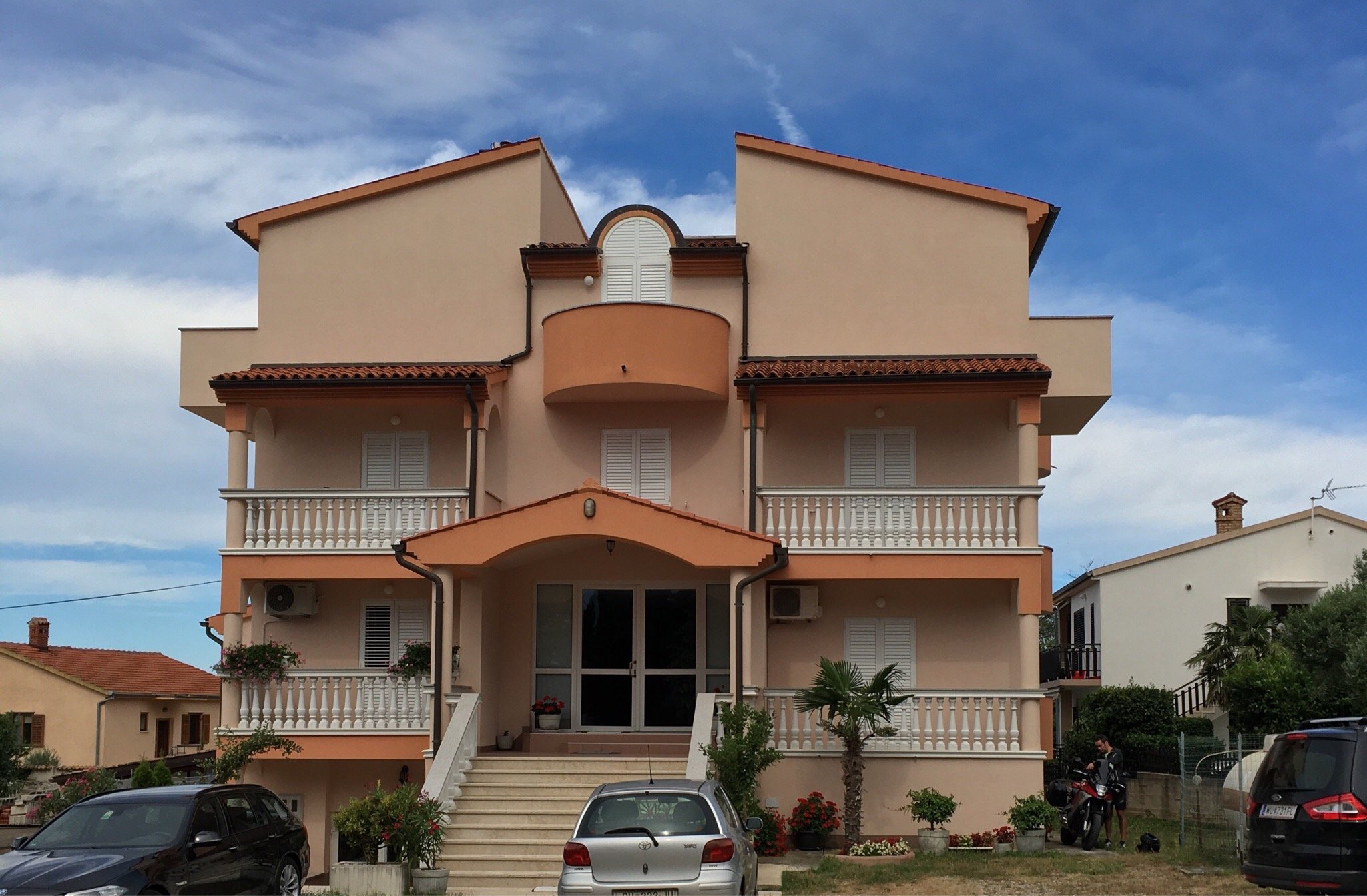 B&B Garni-官方