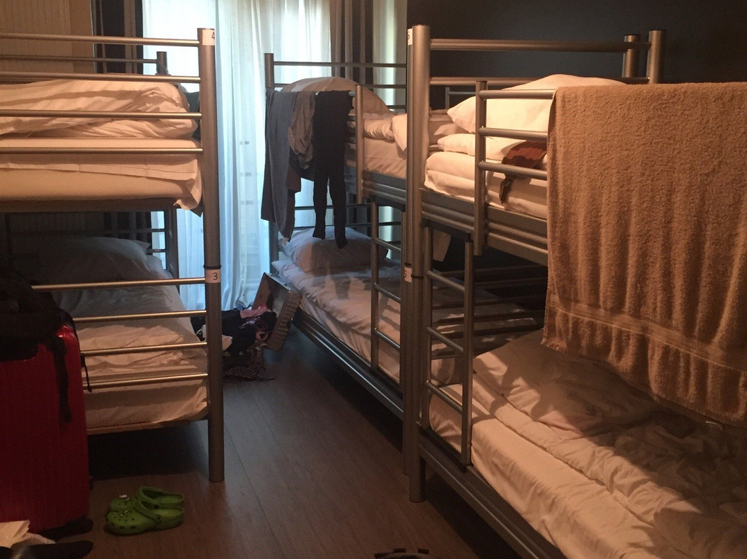 ES Hostel