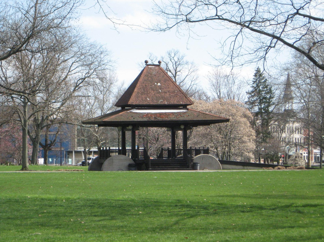 Tappan Square景点图片