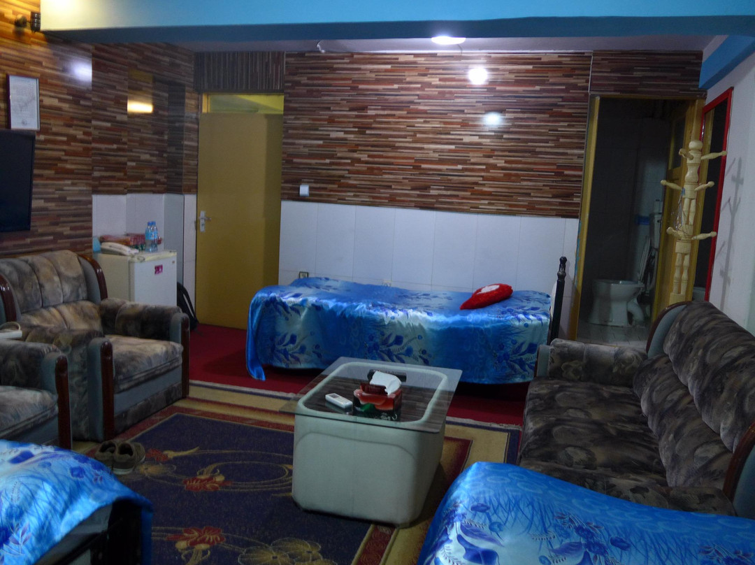 Baharestan Aria Guesthouse