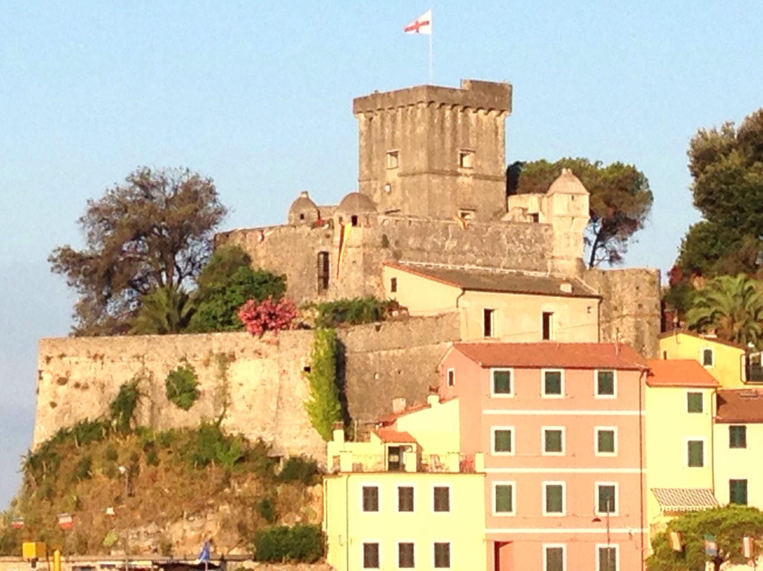 Castello di San Terenzo景点图片