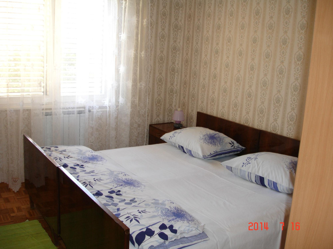 Apartments Dezelic