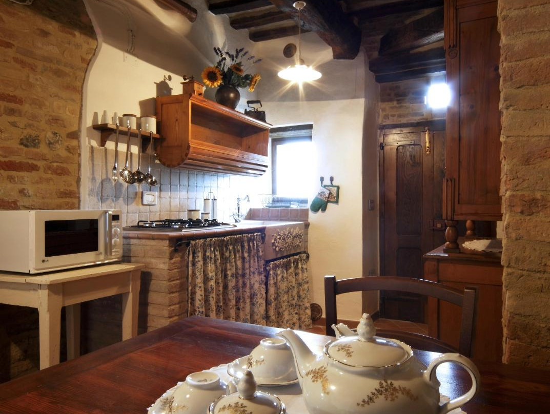 Palazzo di Arcevia酒店住宿-Country House La Torcia