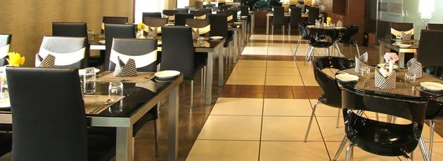 Piyush Palace Hotel主图